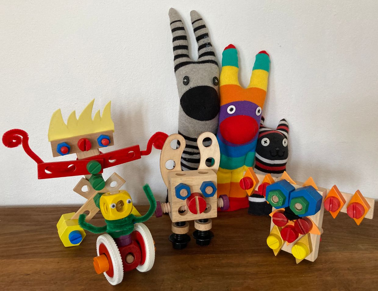 Puppen, Plüsch und Pionierinnengeist -
Frauen im Spielwarendesign, Basler Ferienpass: Selbstgebautes Spielzeug