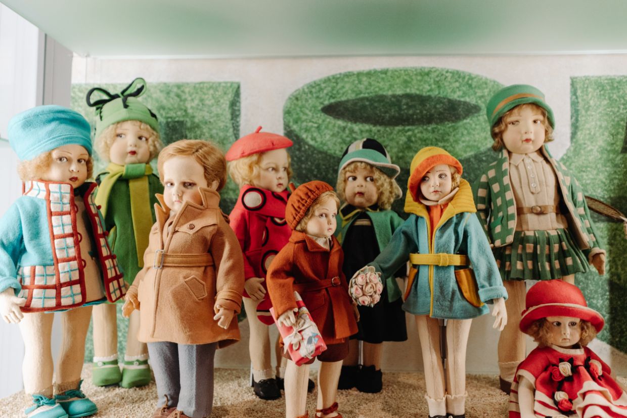 Puppen, Plüsch und Pionierinnengeist -
Frauen im Spielwarendesign , Schweizer Vorlesetag 
