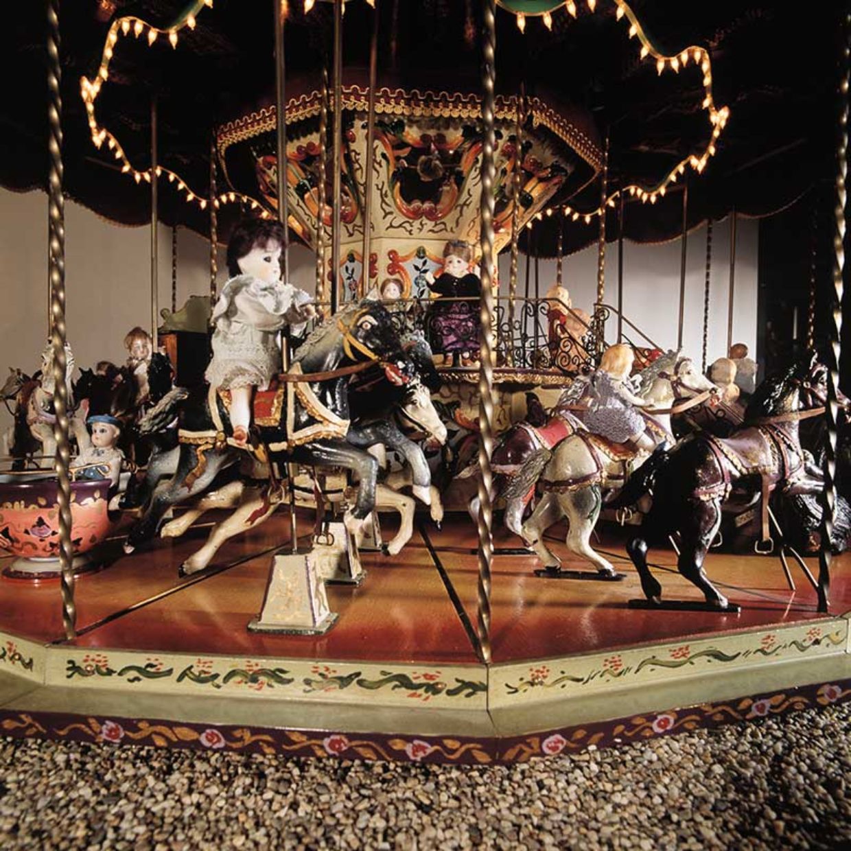 Carrousel, 1900, Other countries